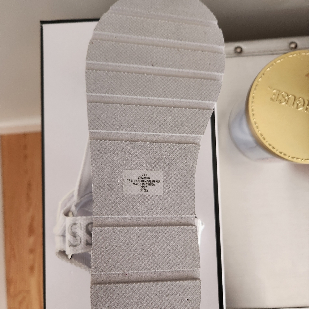 Sandals - Picture 3 of 5
